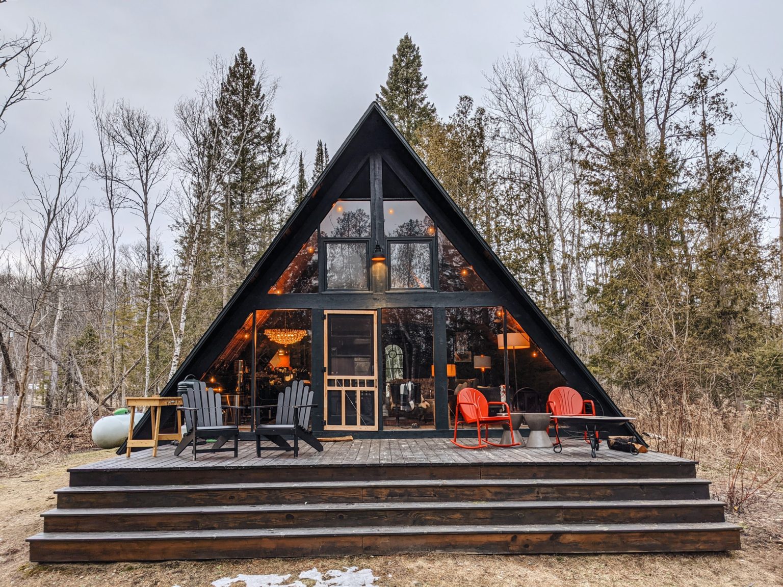 Cozy Airbnbs Near Chicago for a Long Weekend Getaway - Heart for Wander